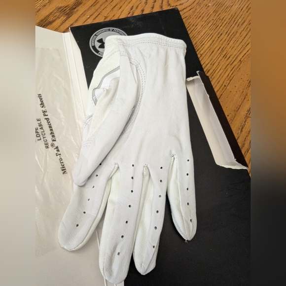 Under Armour Women's Cool Switch Golf Glove Size Medium right NIB - Picture 6 of 14